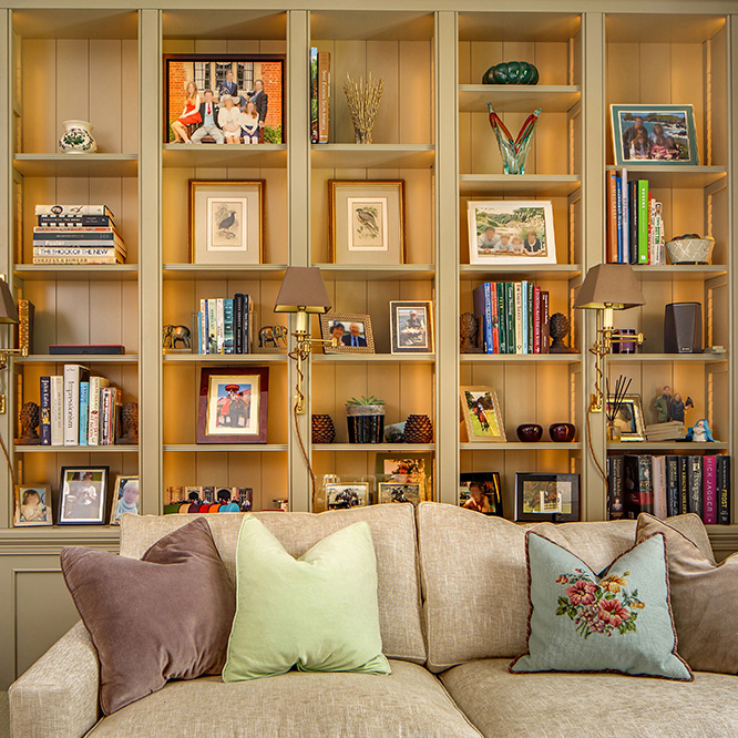Inbuilt bookcase